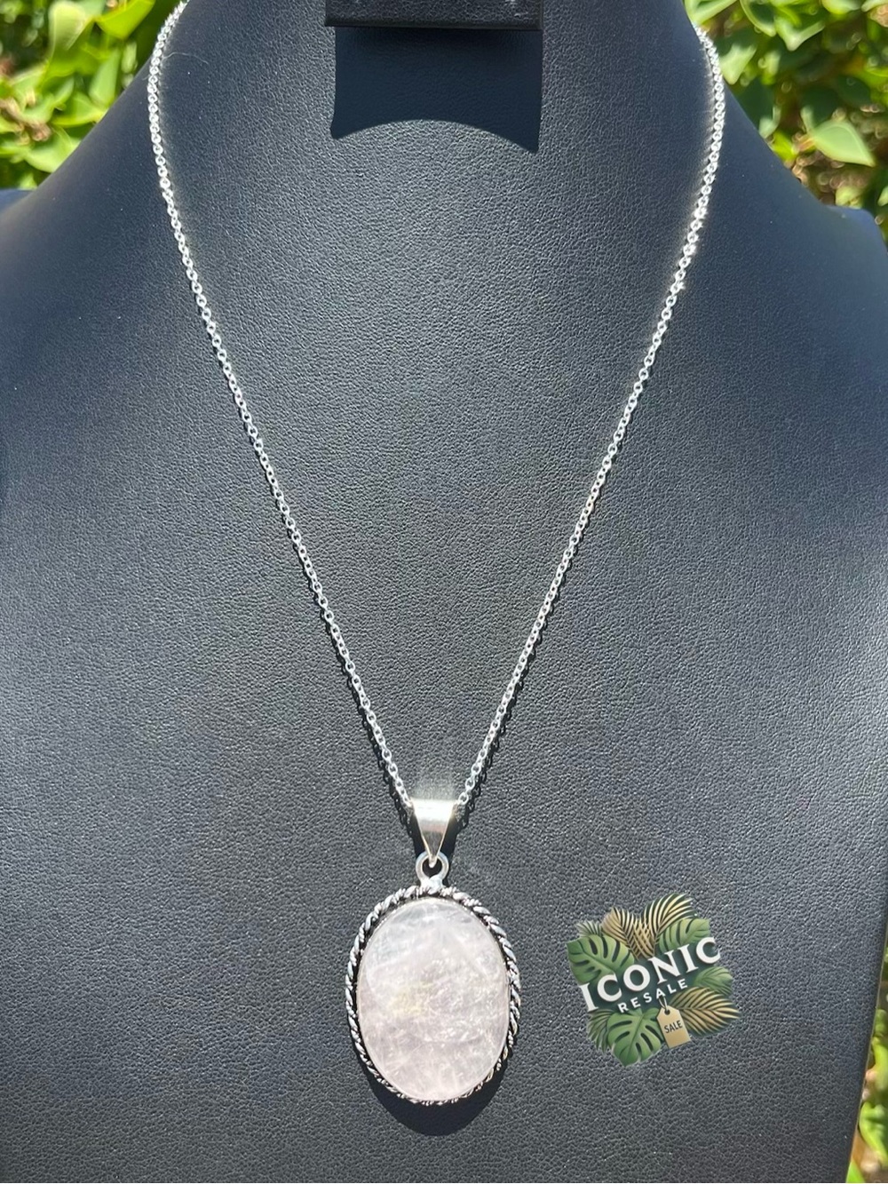 Rose Quartz Oval Pendant Necklace NWOT